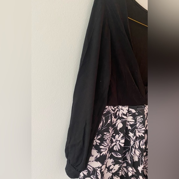 AXARA DRESS - Picture 5 of 5